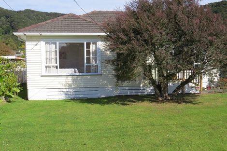 Photo of property in 165 Wainuiomata Road, Wainuiomata, Lower Hutt, 5014
