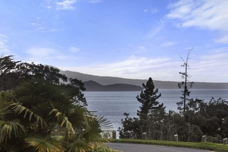 Photo of property in 84 Marine Parade, Mellons Bay, Auckland, 2014