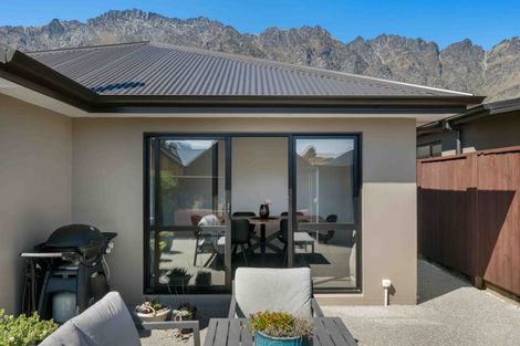 Photo of property in 2 Collie Road, Pukekohe, 2120