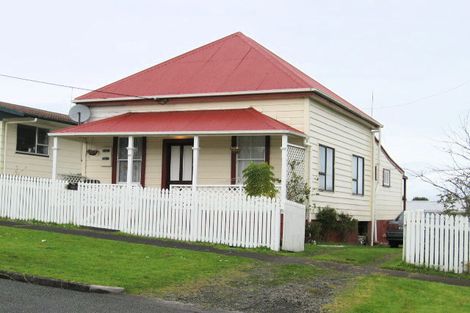 Photo of property in 25 Puriri Street, Helensville, 0800