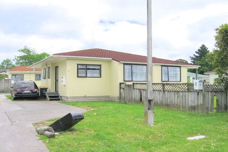 Photo of property in 17 Selak Place, Glen Eden, Auckland, 0602