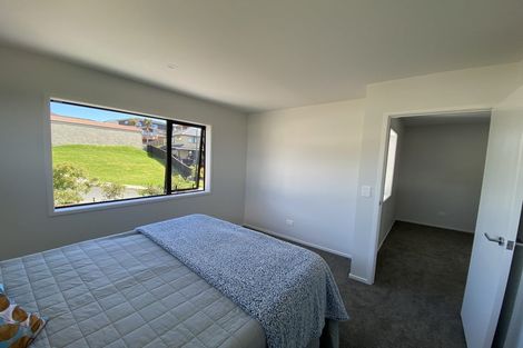 Photo of property in 1 Eric Gifford Drive, Ranui, Auckland, 0612