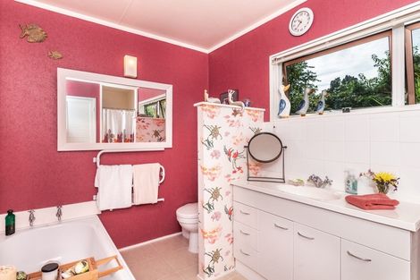 Photo of property in 15 Peehimanini Road, Waitahanui, Taupo, 3378