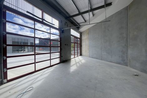 Photo of property in 1 Ara Paiwhenua, Tawa, Wellington, 5028