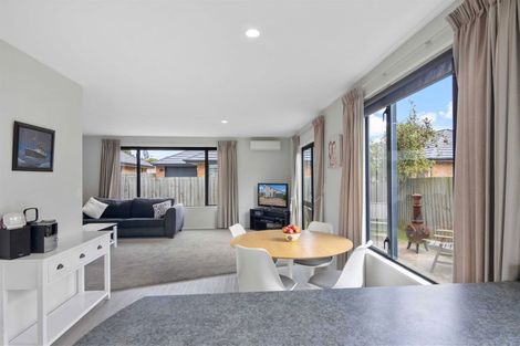 Photo of property in 40a Sawyers Arms Road, Northcote, Christchurch, 8052