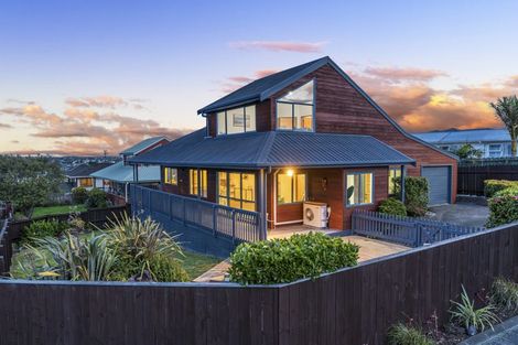 Photo of property in 30 Farquhar Road, Glendene, Auckland, 0602