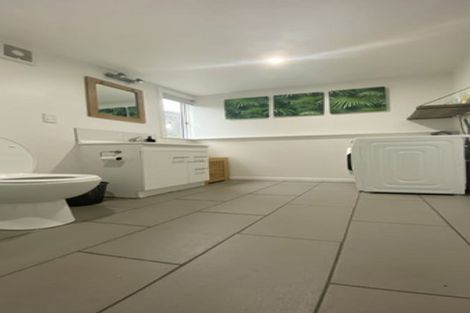 Photo of property in 42 Pitau Road, Mount Maunganui, 3116