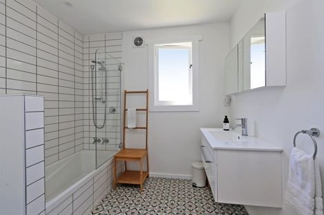 Photo of property in 102 Sylvan Road, Parkvale, Hastings, 4122