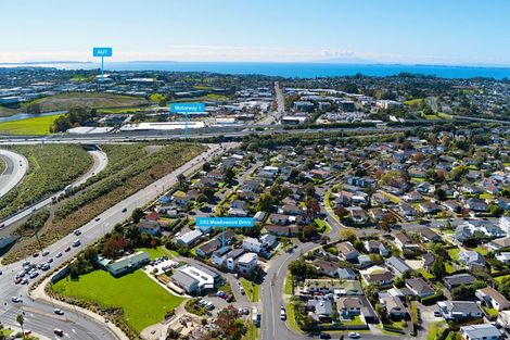 Photo of property in 53 Meadowood Drive, Unsworth Heights, Auckland, 0632