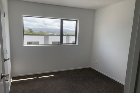 Photo of property in 2/6 South Pacific Place, Henderson, Auckland, 0612