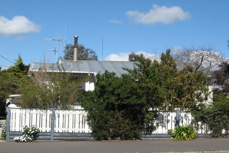 Photo of property in 17 Hunia Street, Marton, 4710