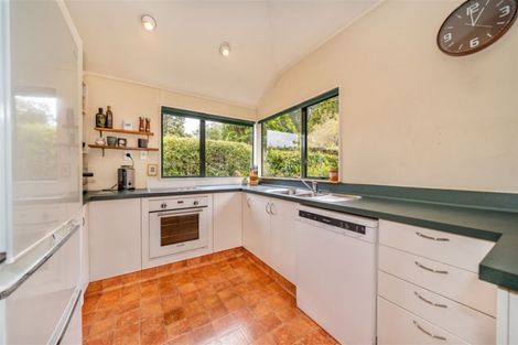Photo of property in 21 Elmslie Road, Pinehaven, Upper Hutt, 5019