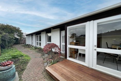 Photo of property in 5 Raekura Place, Redcliffs, Christchurch, 8081