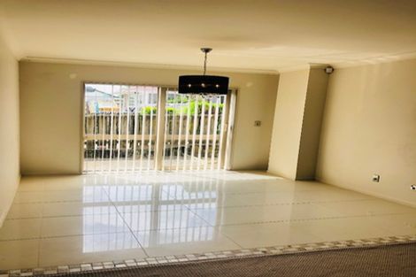 Photo of property in 219 Hill Road, The Gardens, Auckland, 2105