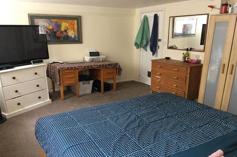 Photo of property in 28 Pupuke Road, Hillcrest, Auckland, 0627