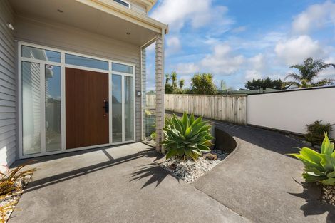 Photo of property in 6 Mahana Road, Paraparaumu Beach, Paraparaumu, 5032