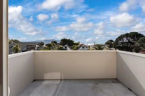 Photo of property in 6 Mahana Road, Paraparaumu Beach, Paraparaumu, 5032
