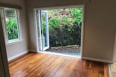 Photo of property in 11 Sylvan Avenue, Northcote, Auckland, 0627