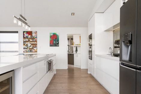 Photo of property in 11 Saint Remy Lane, Redcliffs, Christchurch, 8081