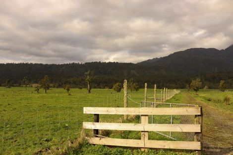 Photo of property in 1773a Whataroa Highway, Whataroa, 7886