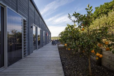 Photo of property in 115 Riria Kereopa Memorial Drive, Raglan, 3297