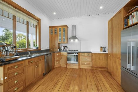 Photo of property in 68 Wallace Place, Westown, New Plymouth, 4310