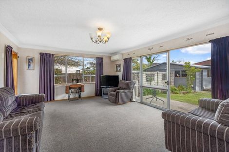 Photo of property in 6 Sequoia Place, Parklands, Christchurch, 8083