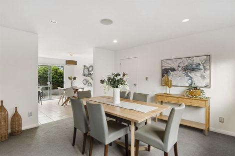 Photo of property in 27 Aorangi Place, Birkenhead, Auckland, 0626