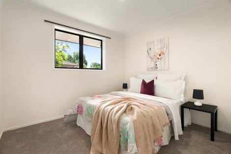 Photo of property in 2/21 Walter Strevens Drive, Conifer Grove, Takanini, 2112