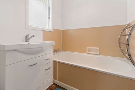 Photo of property in 27 Dunlop Road, Te Puke, 3119