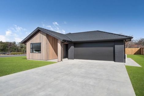Photo of property in 1 Kakariki Crescent, Carterton, 5713