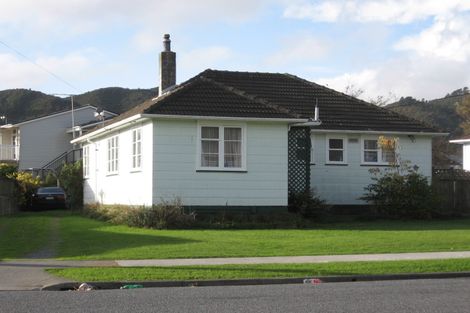 Photo of property in 23 Strand Crescent, Naenae, Lower Hutt, 5011