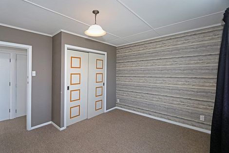 Photo of property in 33 Longfellow Road, Opunake, 4616