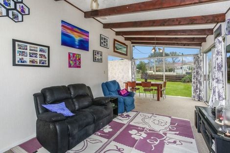 Photo of property in 30 Domain Street, Waiuku, 2123