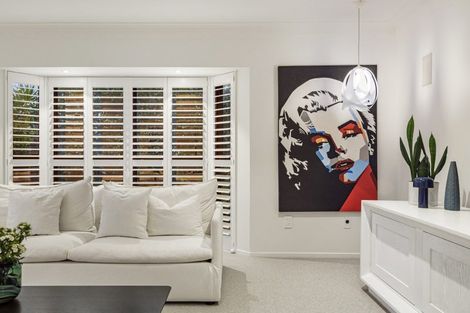 Photo of property in 33 Craig Road, Milford, Auckland, 0620