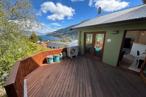 Photo of property in 27b Hallenstein Street, Queenstown, 9300