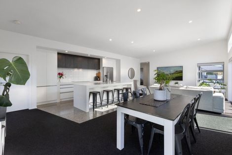 Photo of property in 10 Cassinia Close, Papamoa Beach, Papamoa, 3118