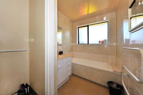 Photo of property in 2/5 Peebles Drive, Hei Hei, Christchurch, 8042