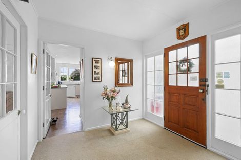 Photo of property in 29 Nevada Drive, Merrilands, New Plymouth, 4312