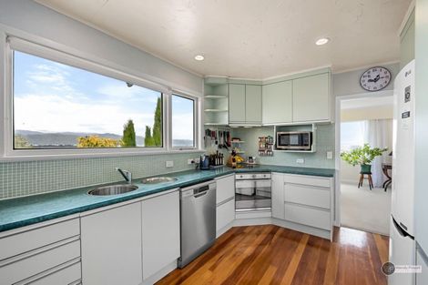 Photo of property in 18 Magnolia Grove, Maungaraki, Lower Hutt, 5010