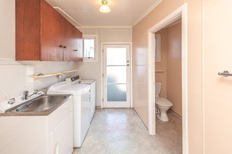 Photo of property in 14 Rawhiti Place, Saint Johns Hill, Whanganui, 4501