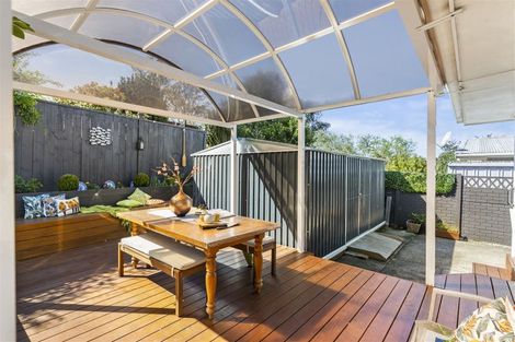 Photo of property in 2/7 Yarra Place, Botany Downs, Auckland, 2010