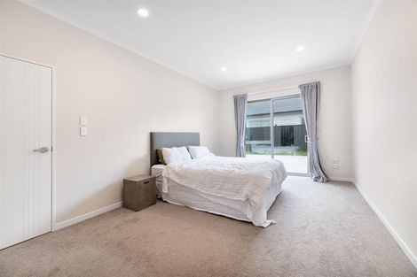 Photo of property in 13 Walter Ruddock Avenue, Kumeu, 0810