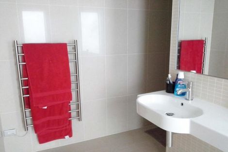 Photo of property in 32d Ainslee Street, Highlands Park, New Plymouth, 4312