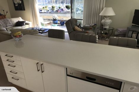 Photo of property in 4 Marina View, Paremata, Porirua, 5026