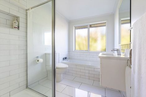 Photo of property in 72 Hamilton Drive, Wainui, Gisborne, 4010