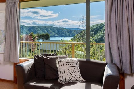 Photo of property in 21 Amelia Crescent, Waikawa, Picton, 7220