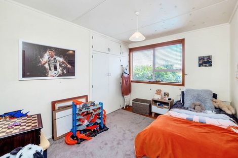 Photo of property in 23 Knights Road, Rothesay Bay, Auckland, 0630