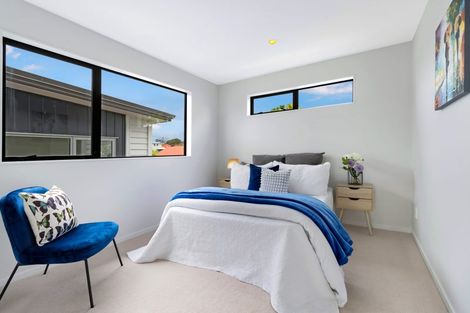 Photo of property in 4035f Great North Road, Glen Eden, Auckland, 0602