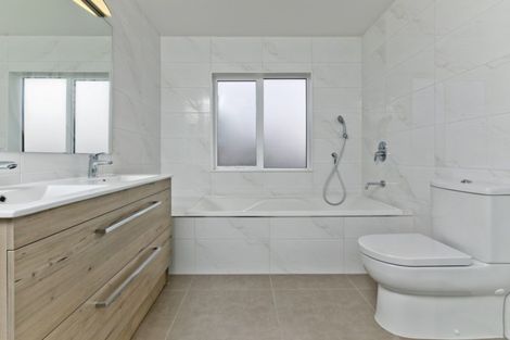 Photo of property in 208 Wainui Road, Silverdale, 0932